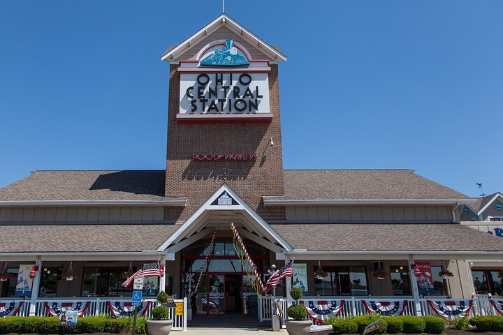 Private Shopping Tour from Cleveland to Ohio Station Outlets - Photo 1 of 7